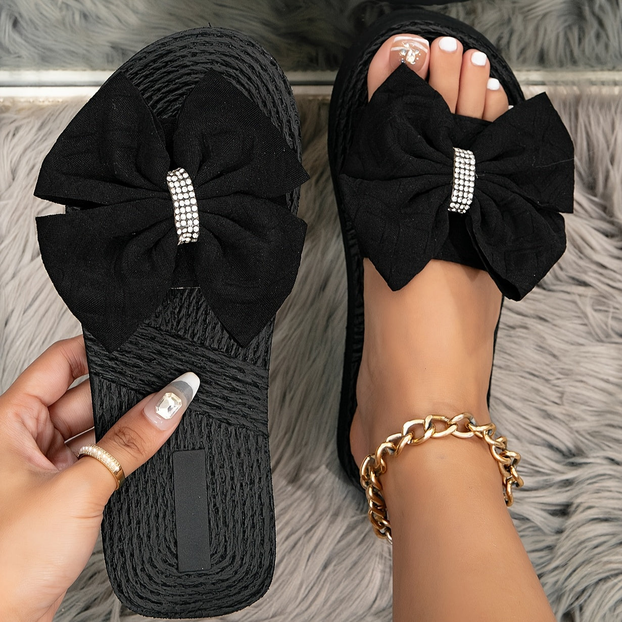 Dam Sandals med Stor Rosett och Glittrande Detalj – Eleganta Slip-in Tofflor för Vardag och Fest
